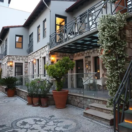 Chic Garden Flat With Patio Near Hadrian'S Gate Appartement